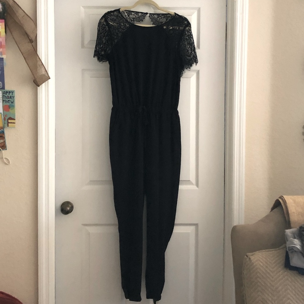 Lace Shoulder Detail Open Back Jumpsuit